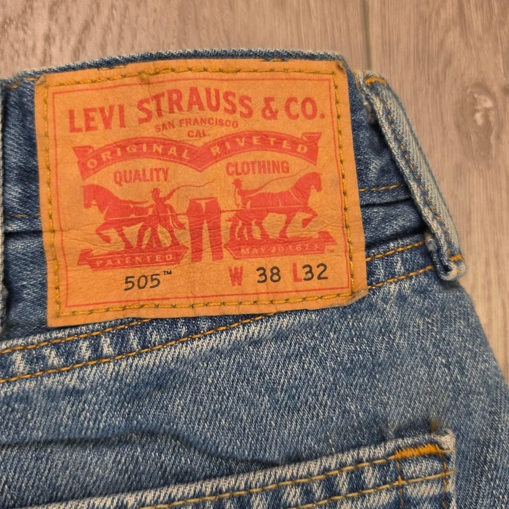 Levis these levi